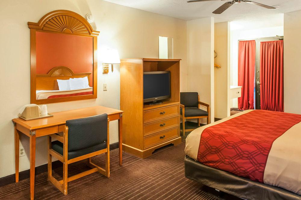 Econo Lodge West - Coors Blvd Альбукерке Экстерьер фото