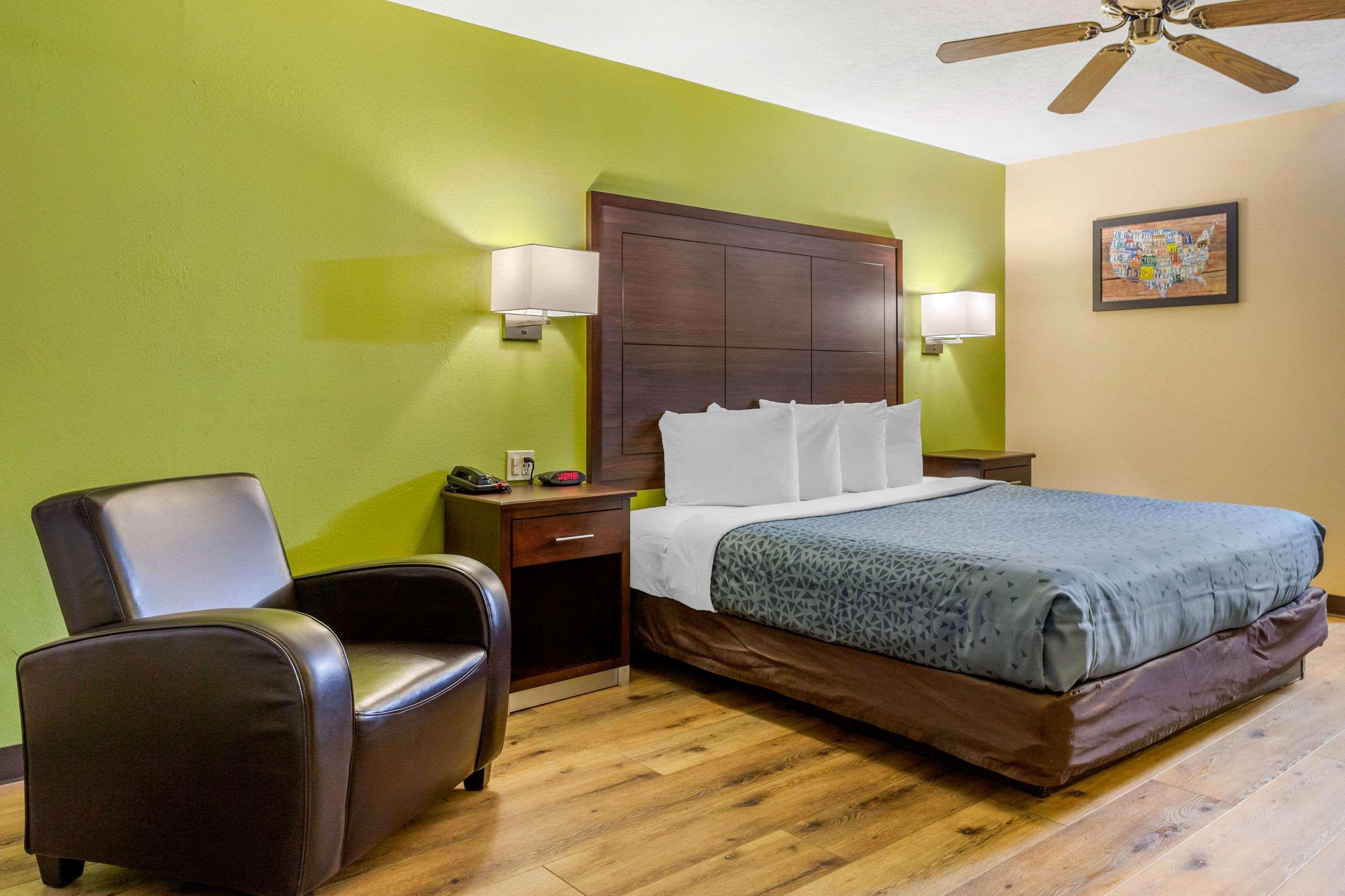 Econo Lodge West - Coors Blvd Альбукерке Экстерьер фото