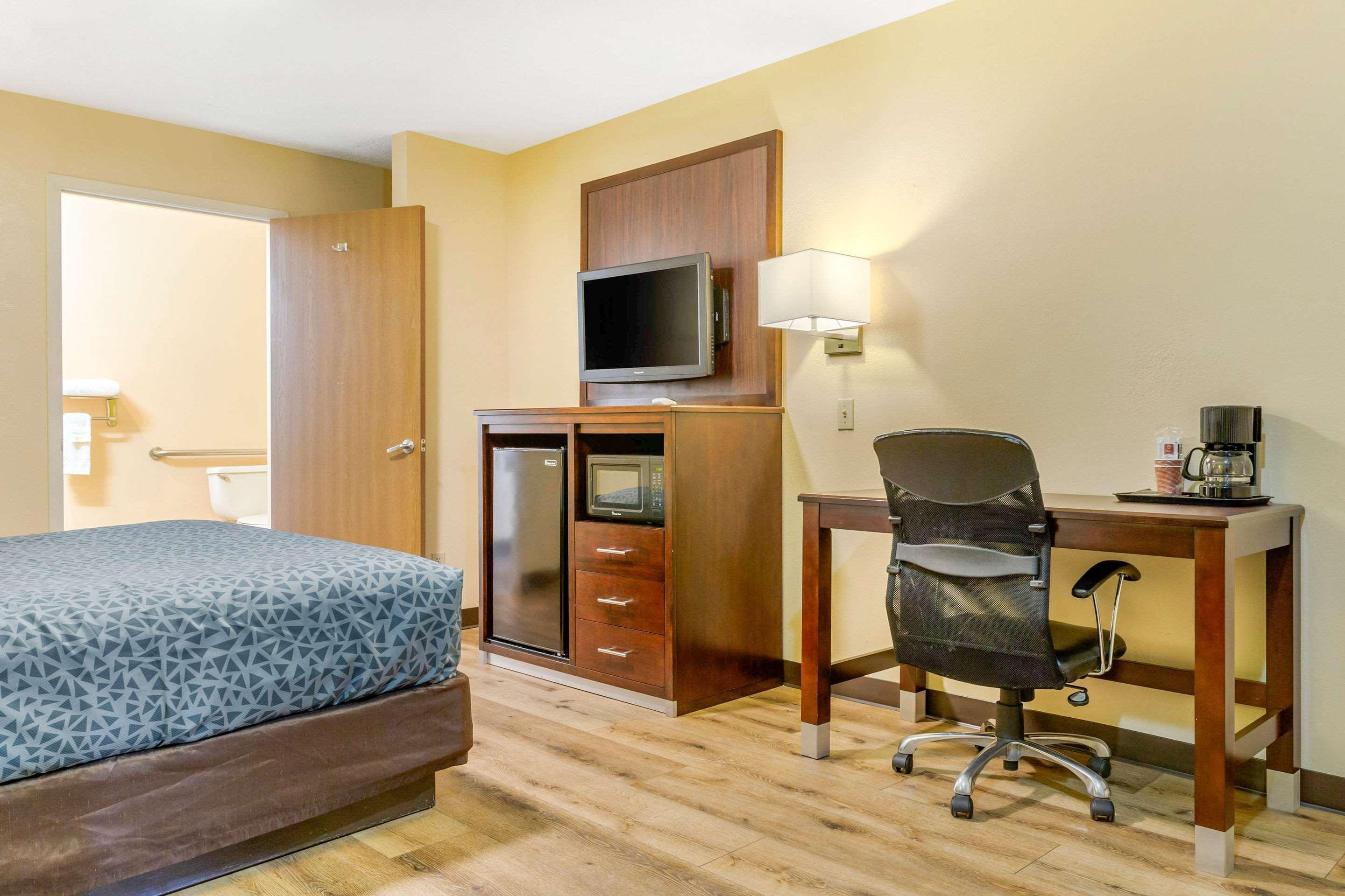 Econo Lodge West - Coors Blvd Альбукерке Экстерьер фото