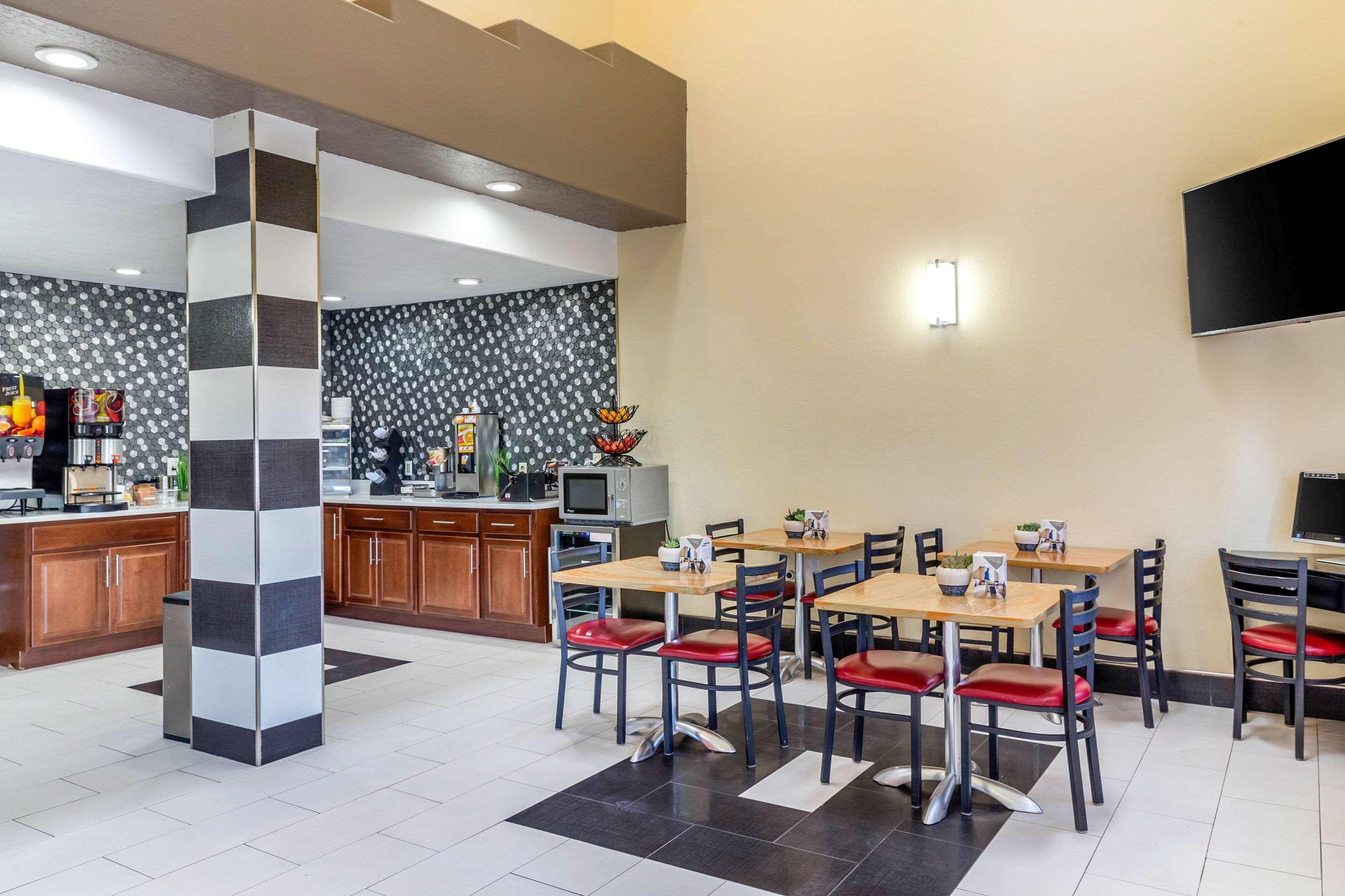 Econo Lodge West - Coors Blvd Альбукерке Экстерьер фото