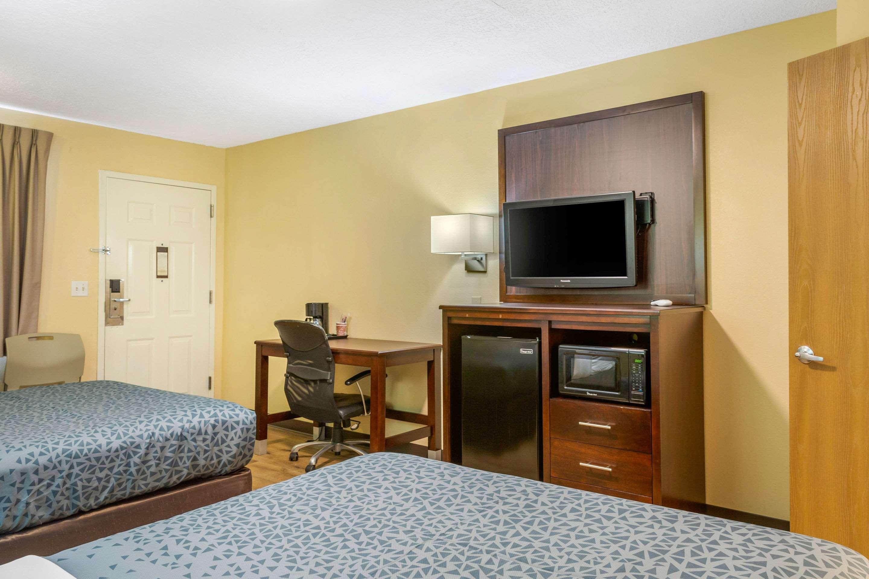 Econo Lodge West - Coors Blvd Альбукерке Экстерьер фото