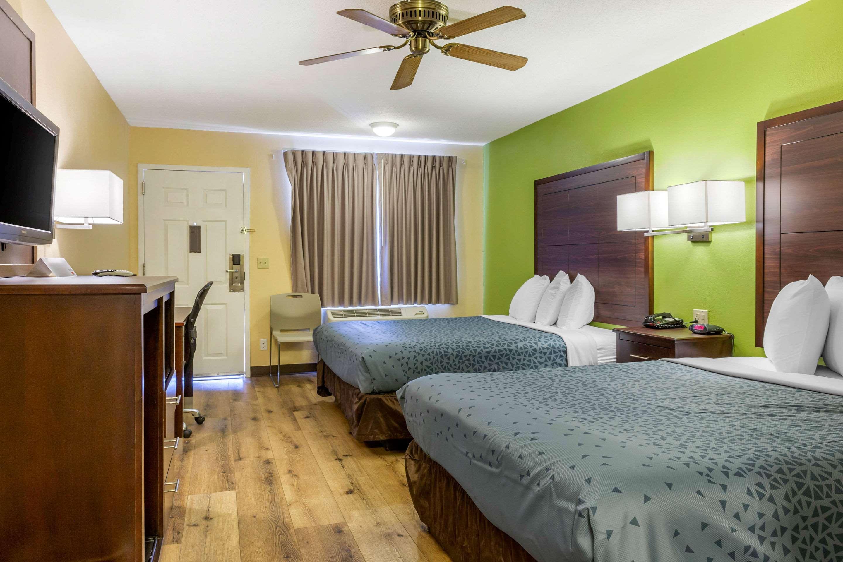 Econo Lodge West - Coors Blvd Альбукерке Экстерьер фото